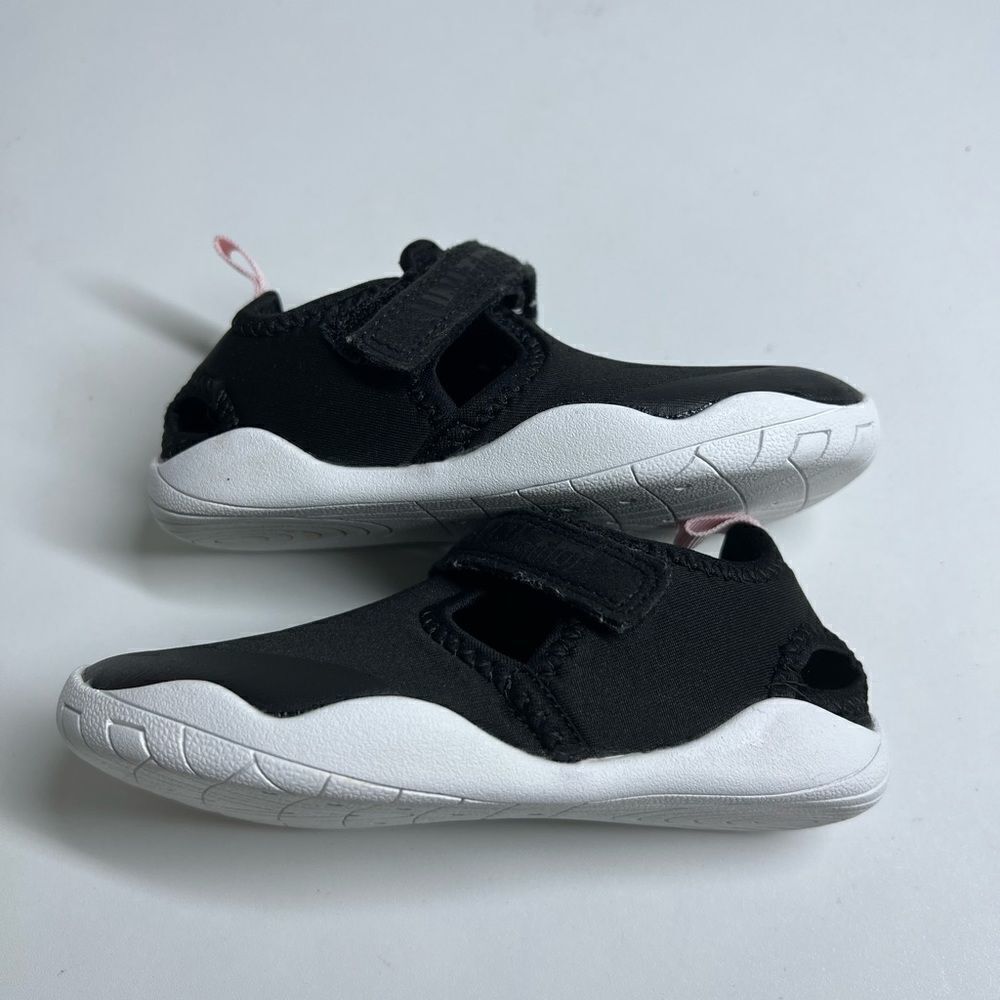Ecko Unltd Sneakers Toddler Sz 9 Black White